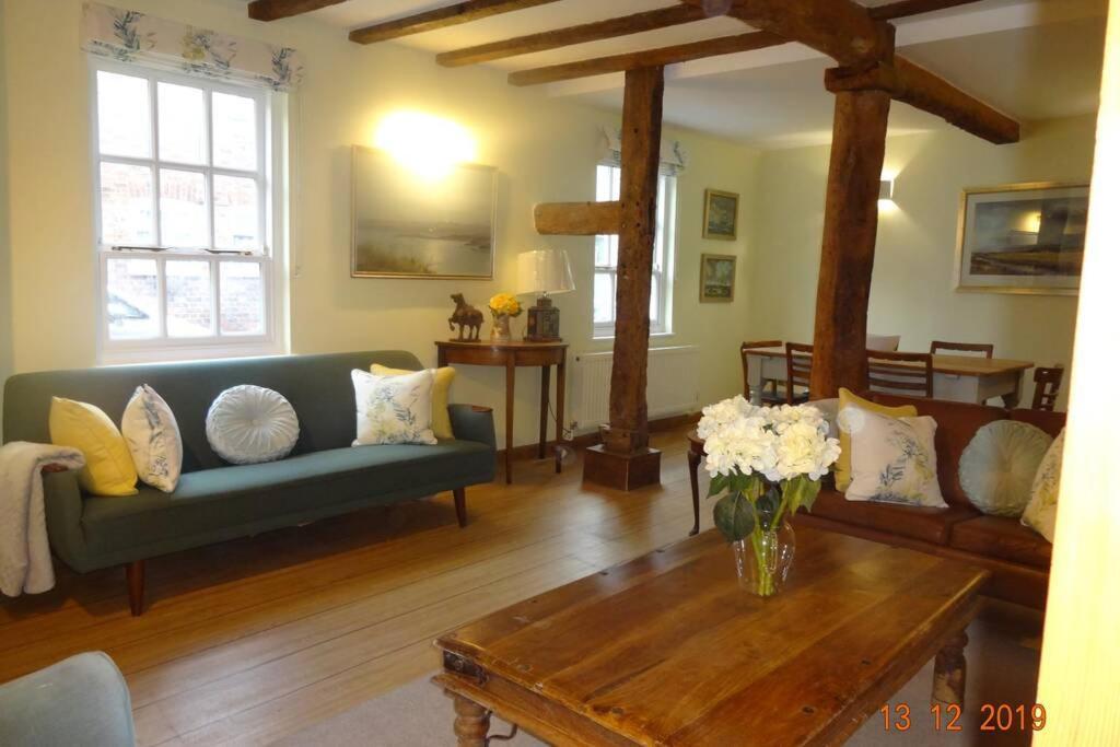 Lovely Old Cottage Stratford-upon-Avon Exterior photo